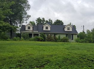 829 River Bluff Dr, Sheffield, AL 35660