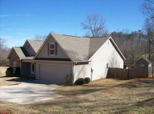 166 Valley Dr, Cleveland, GA 30528