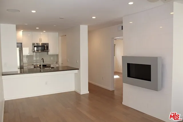 141 S Clark Dr #419 — Photo 1