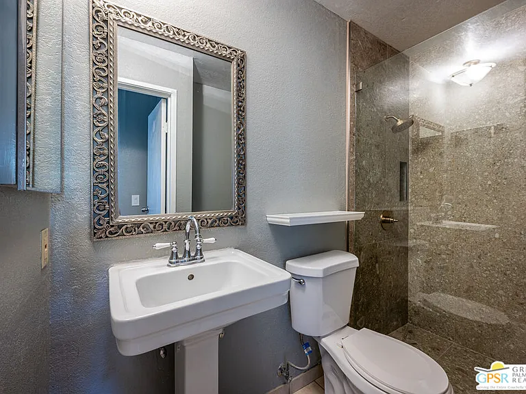 550 N Villa Ct #214 — Photo 8
