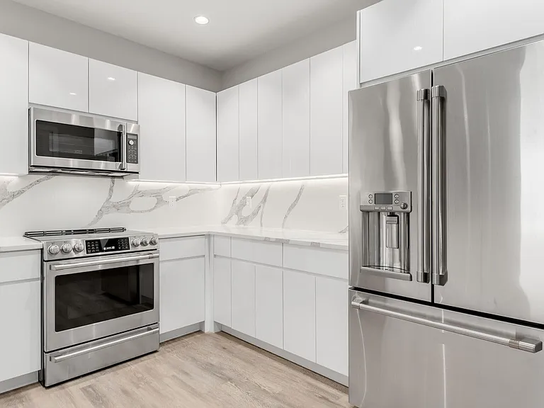 41 SW Seminole St #305 — Photo 12