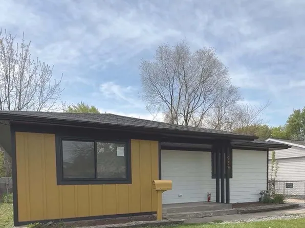 939 S Fletcher Dr, Wheeling, IL 60090