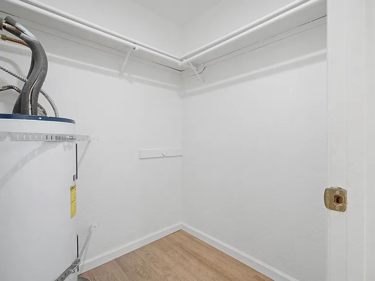 2085 Highview Ct — Photo 21