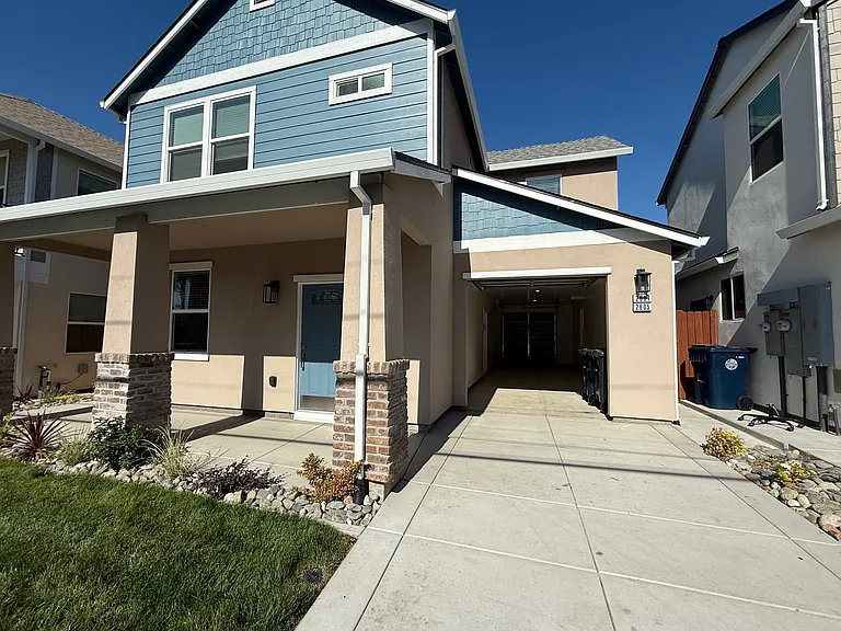 2607 Beaumont St — Photo 3