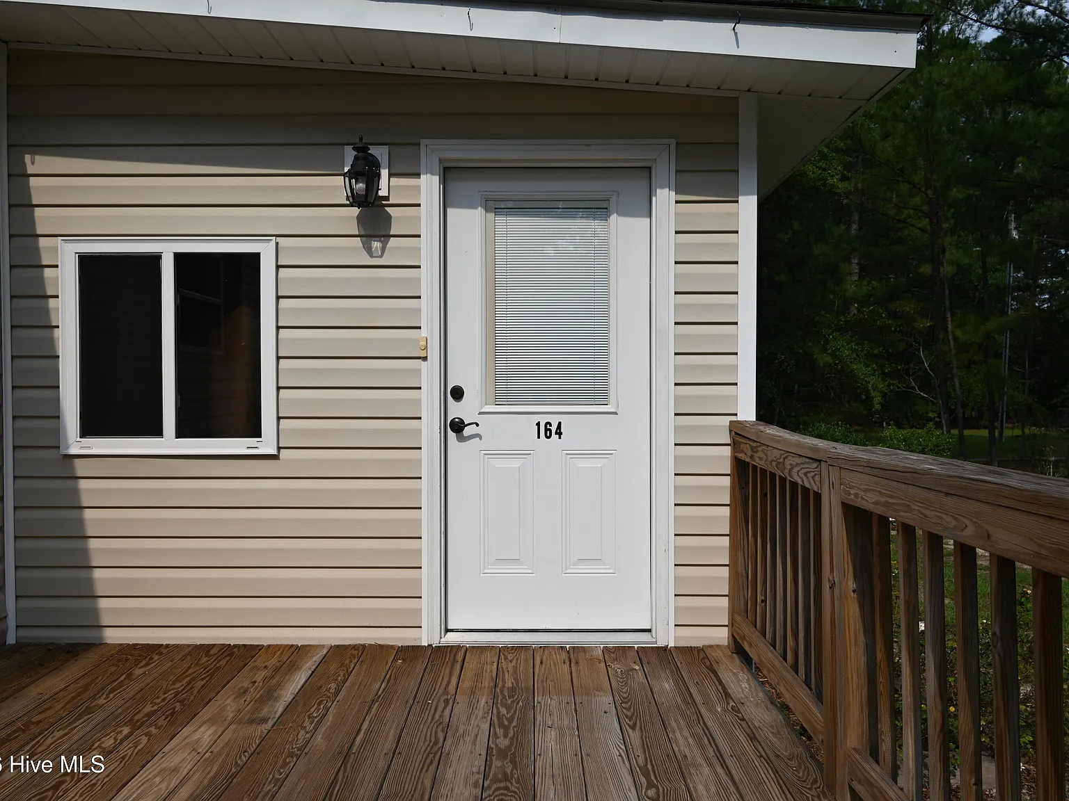 2 bed, 2.0 bath, 905 sqft, $1,350 — Photo 2