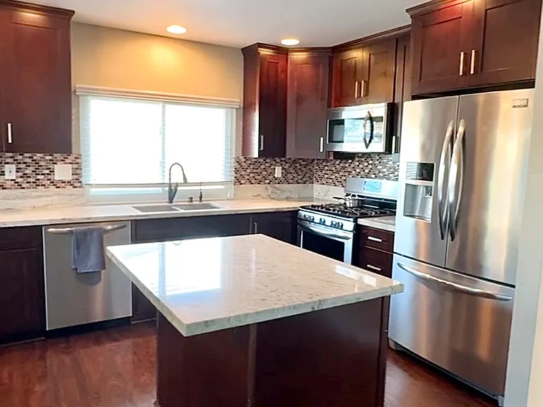 2126 Shoreview Pl — Photo 16
