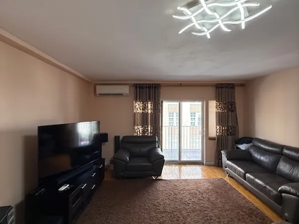 2964 Brighton Sixth Street image 3 of 29