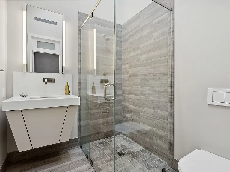10 Leland Ln #37 — Photo 16