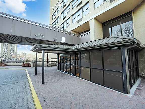 2nd image of 7004 Kennedy Blvd E APT 4C