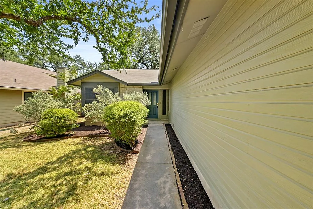 3 bed, 1515 sqft, $2,295 — Photo 2