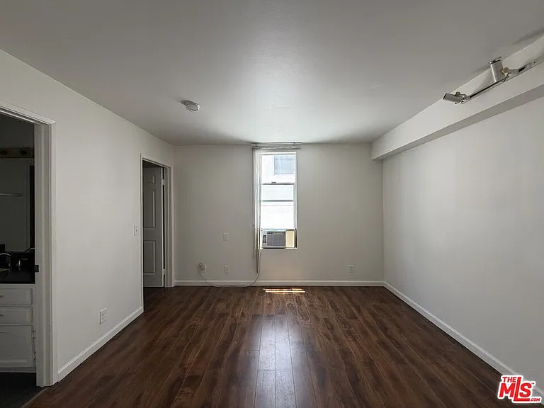 1337 N Sierra Bonita Ave #204 — Photo 10