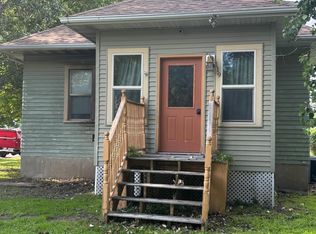 119 3rd Ave, Franklin, MN 55333