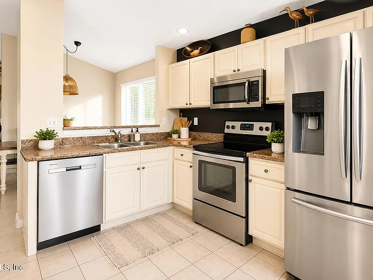 232 Judith Way — Photo 10