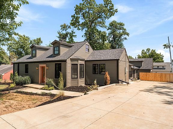 3rd image of 2808 Brightwood Ave