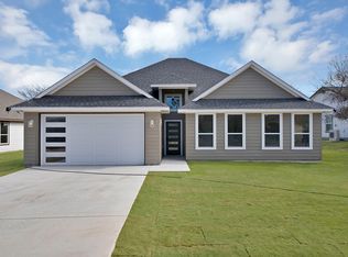 617 Lanai Cir, Bridgeport, TX 76426