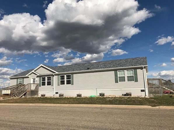 508 1st St NW, Stanley, ND 58784
