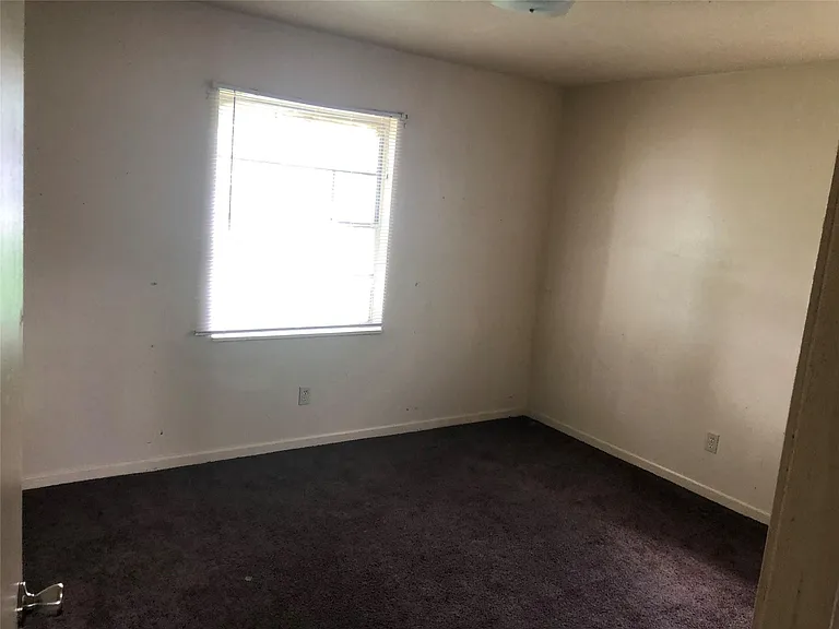 4223 Rockingham St — Photo 5