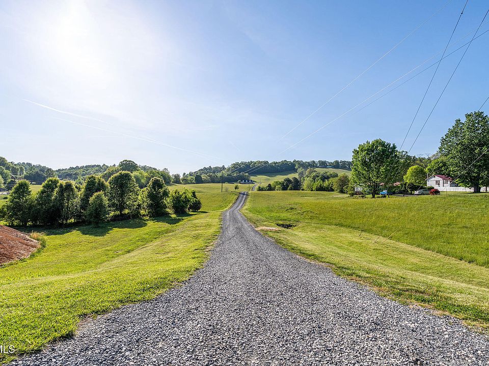 13th image of 2188 Highway 75
