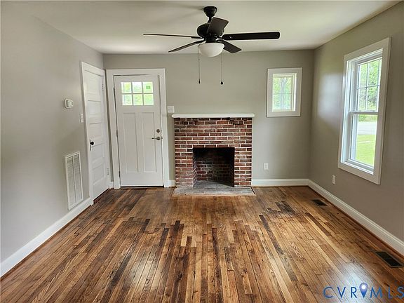 3rd image of 1801 Roberts St