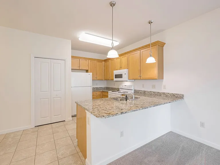Quarry Hill — Photo 12