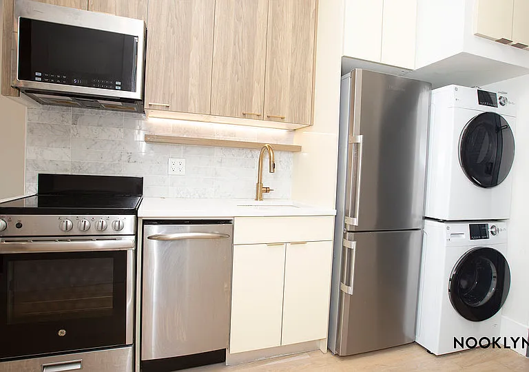 164 S 3rd St #4C — Photo 3