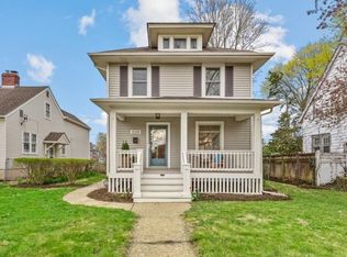1028 S 4th St, St Charles, IL 60174