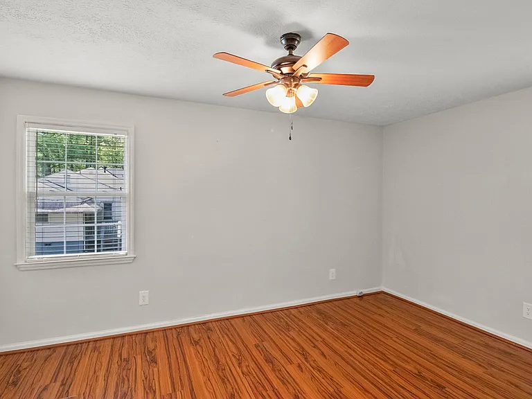1399 Lockwood Dr SW — Photo 18