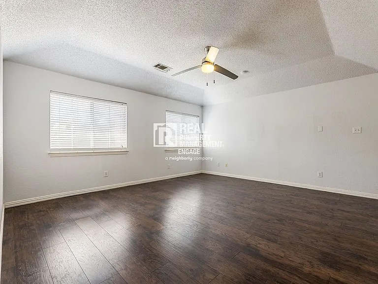 8817 Pocono Dr — Photo 38