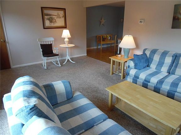 4th image of 3820 Birchwood Ct #38