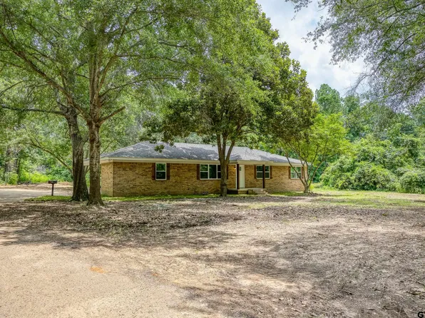 2304 Evergreen St, Palestine, TX 75803