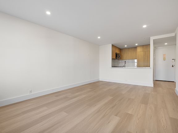 3rd image of 600 Columbus Ave APT 11B