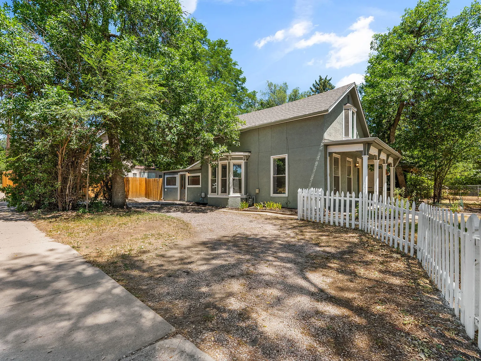2 bed, 1306 sqft, $2,350 — Photo 3