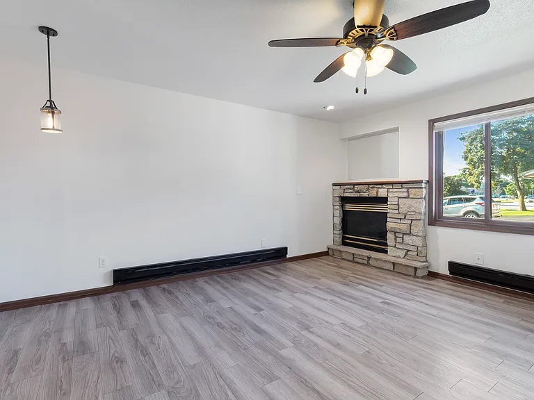550 Braund St #3 — Photo 2