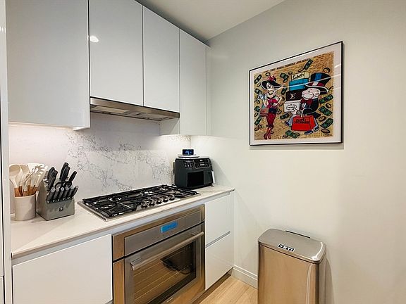 3rd image of 133 Seaport Blvd Unit 1719