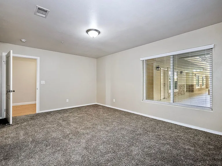 Harborview Apartments — Photo 59