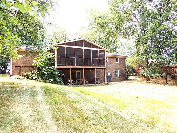 3rd image of 225 Blueridge Dr