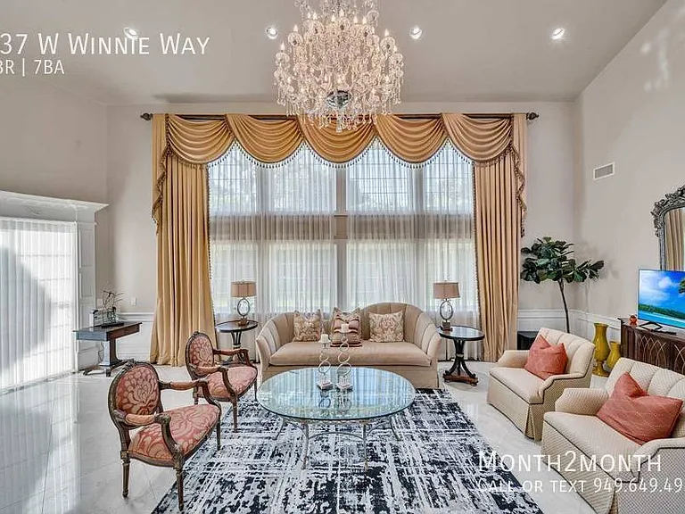 137 W Winnie Way — Photo 2