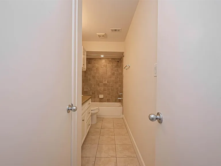 650 Westcross St #85 — Photo 9