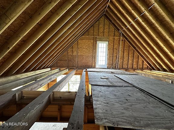 4th image of 105 Johnson Hollow Ln