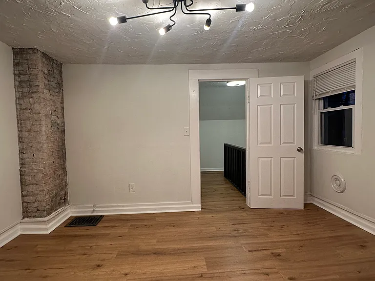3912 Whitman Ave — Photo 10