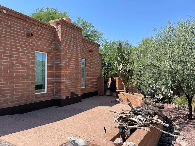 5830 E Calle Del Ciervo — Photo 69