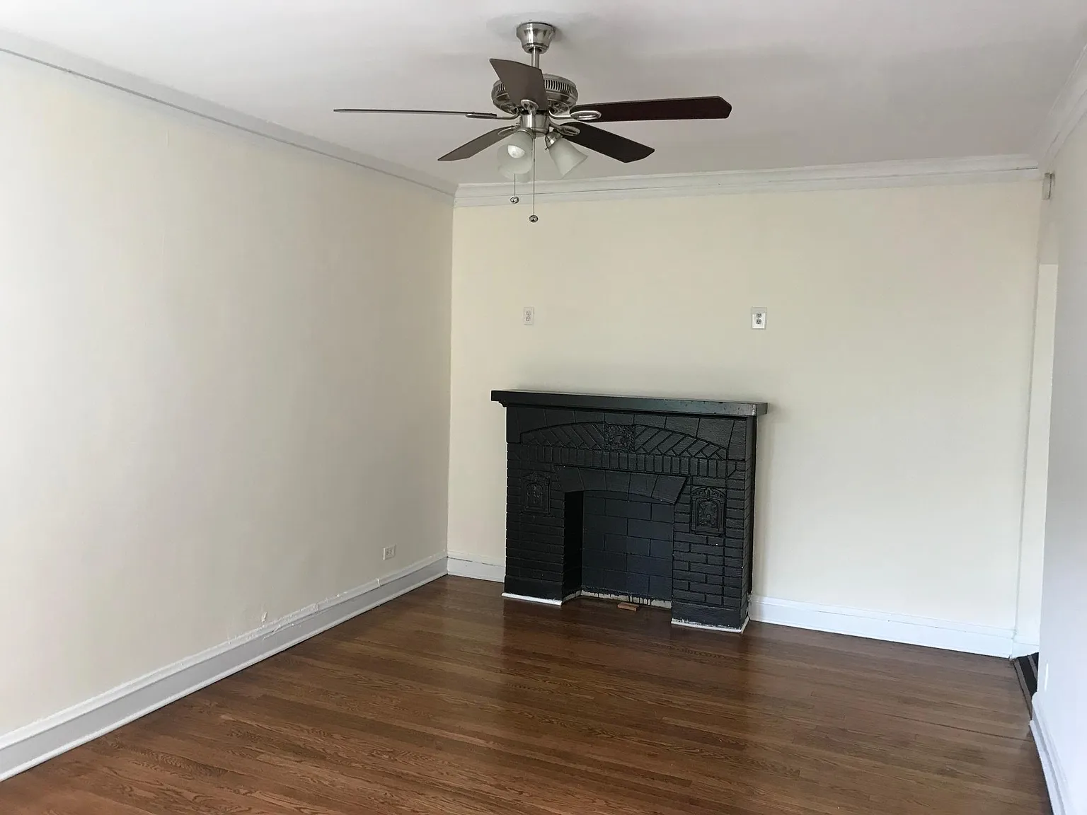 2 bed, 1000 sqft, $2,200 — Photo 1