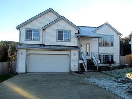 1st image of 961 Erin Ln W