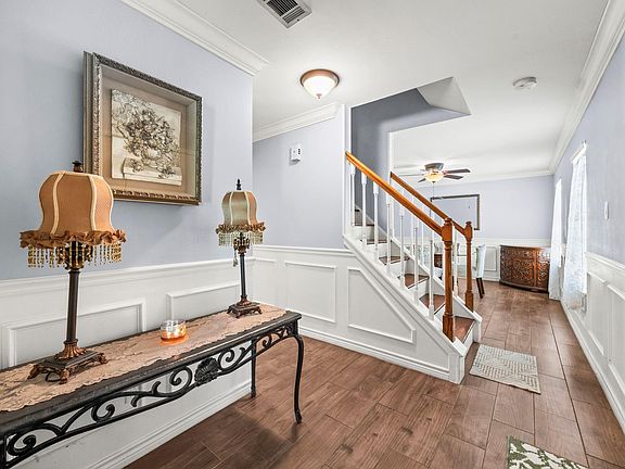 5th image of 2142 Parkdale Dr