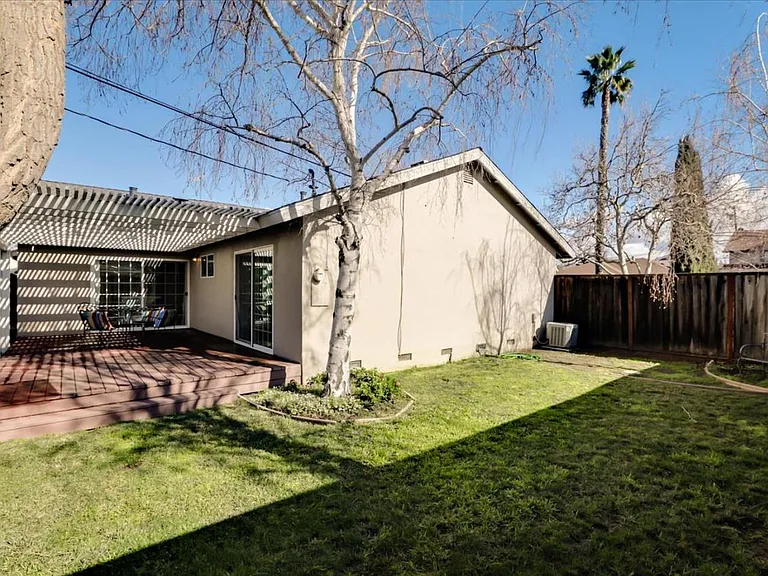 202 Belden Dr — Photo 28
