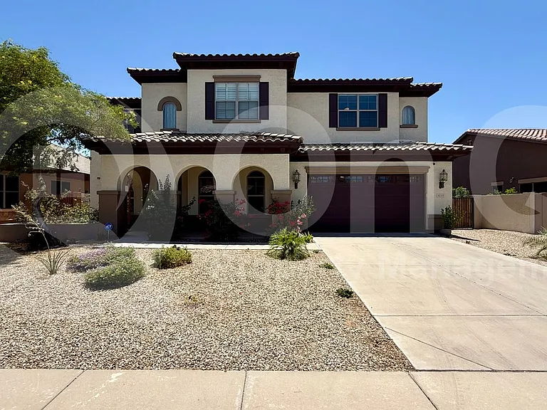 3137 E Fandango Dr — Photo 1