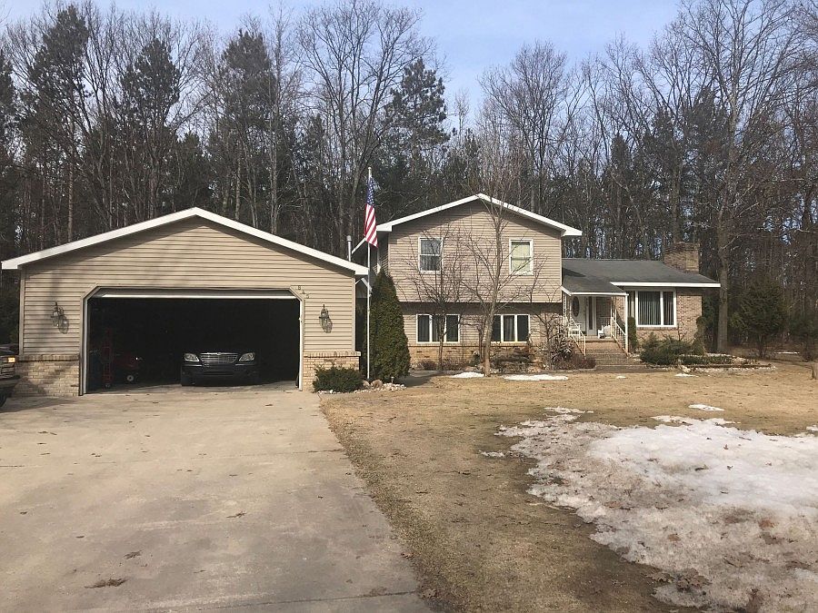 1st image of 845 Katinka Dr NE