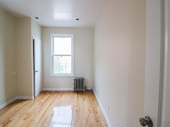 5th image of 3637 Barnes Ave APT 2