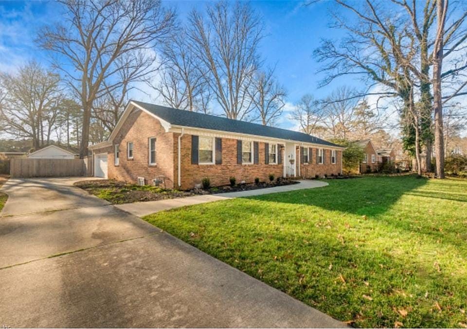 1st image of 4621 Hoylake Dr