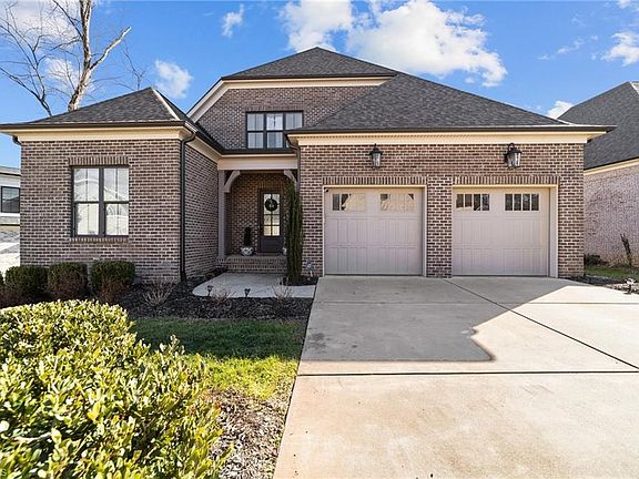 3rd image of 1417 Bethany Dr
